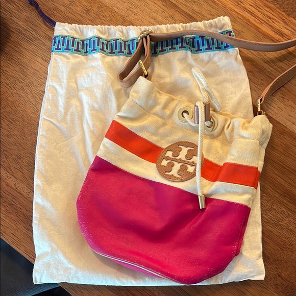Tory Burch Handbags - Tory Burch Vibrant Pink and Orange Bucket Bag